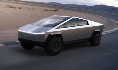 Explorando el vistazo interior del futuro del Tesla Cybertruck revelado